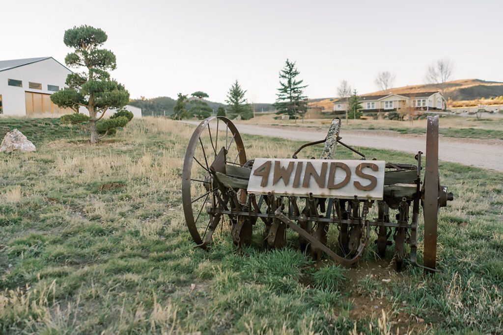4 winds sign